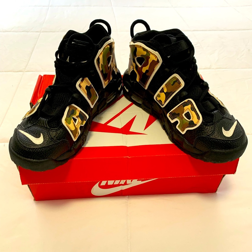 Nike air more uptempo.